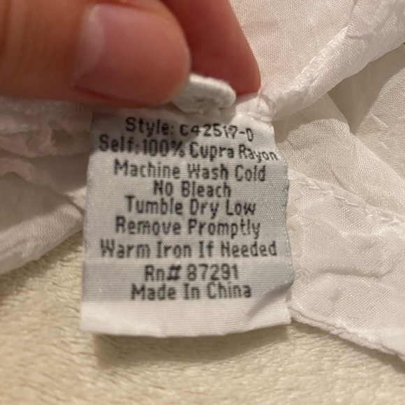 Beautiful Johnny Was embroidered white button up blouse - Picture 3 of 7